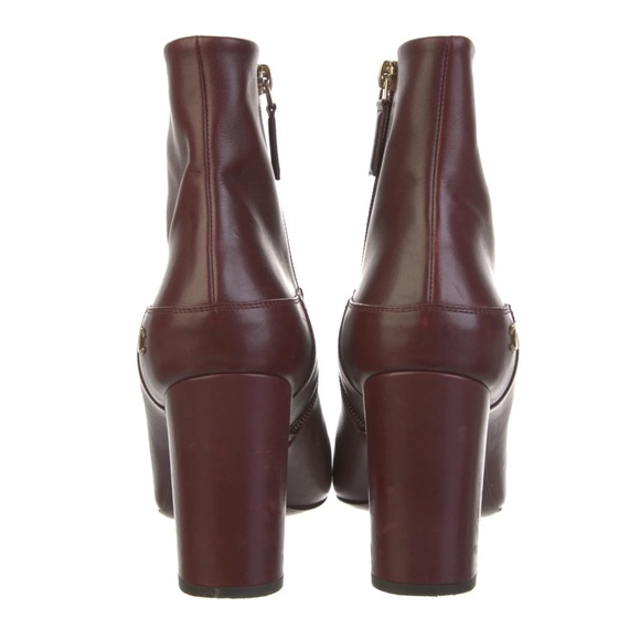 ❤️❤️ CHANEL
Interlocking CC Logo Leather Boots❤️❤️ - Picture 3 of 10